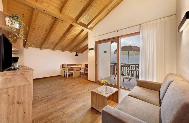 Holiday Apartment "Rosenblick" with Mountain View, Terrace, Balcony & Garden