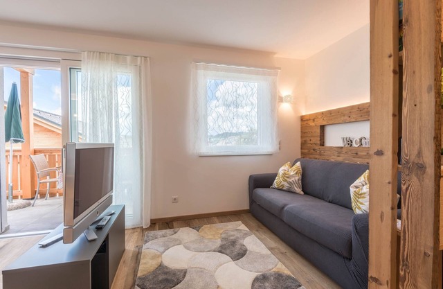Holiday Apartment "Roderer" with Mountain View, Wi-Fi, Balconies & Terrace