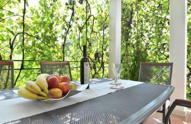 Holiday apartment Seget Donji for 1 - 7 persons with 3 bedrooms - Holiday apartment in one or multi-