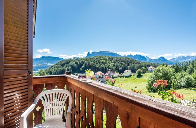 Holiday Apartment 'Sallrain Hof 2' with Mountain View & Balcony