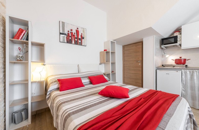 Holiday Apartment Stella Rossa with A/C and Wi-fi