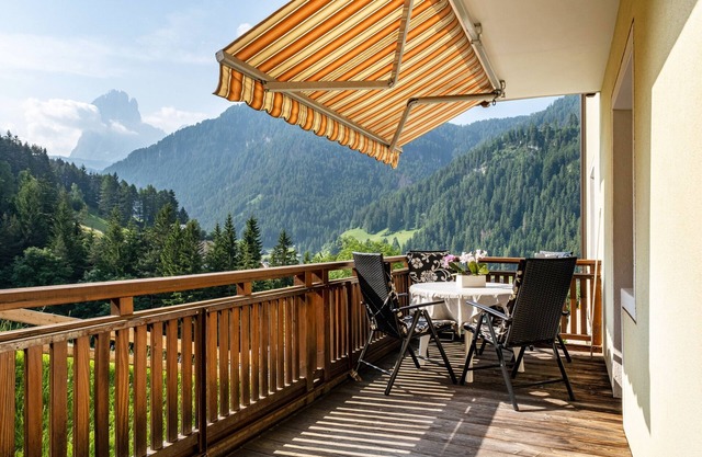 Holiday Apartment "Salman" with Mountain View, Balcony & Wi-Fi