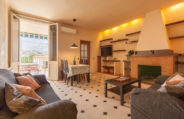 Holiday Apartment "Sant Pere" with Private Terrace, Balcony & Wi-Fi