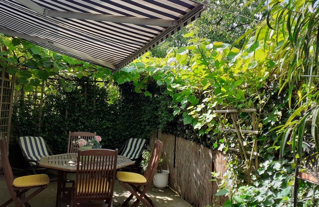 Holiday apartment / serviced apartments with guest bike