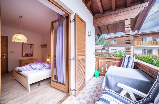 Holiday Apartment ‘Sonnenparadies 3’ with Mountain View, Wi-Fi & Garden