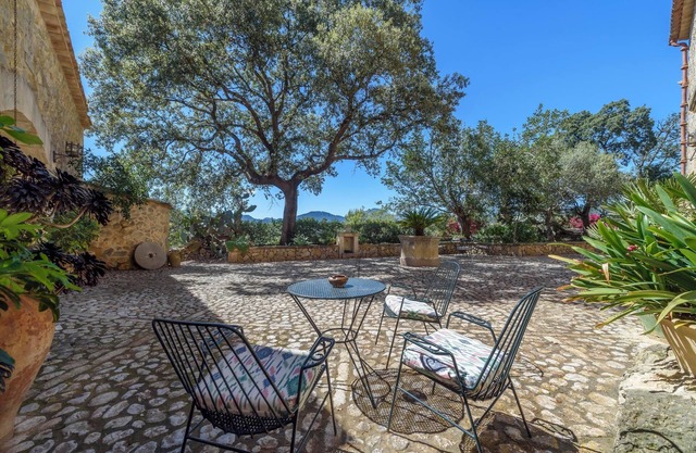 Holiday Apartment Son Malero with Shared Pool & Wi-Fi