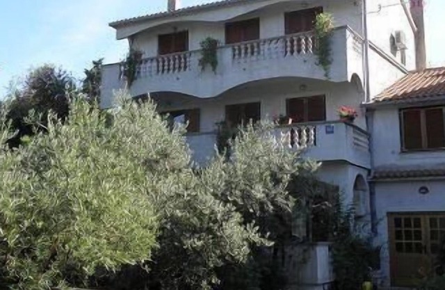 Holiday apartment Ugljan (Ort) for 1 - 4 persons with 2 bedrooms - Holiday apartment in one or multi