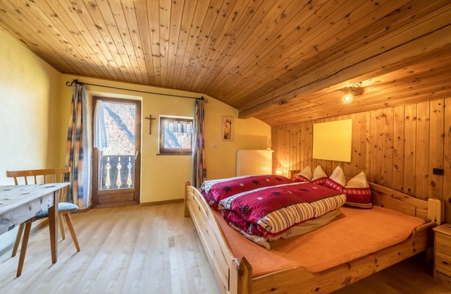 Holiday Apartment “Untervernatsch Enzian” with Balcony, Shared Outdoor Area & Wi-Fi
