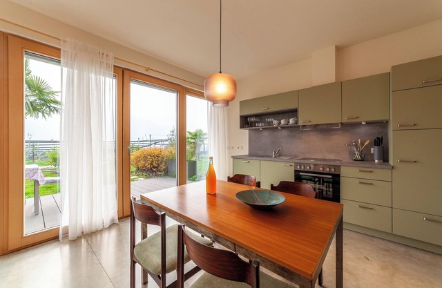 Holiday Apartment Vitus with Mountain View, Wi-Fi, Garden & Terrace
