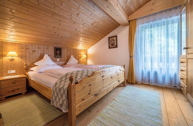 Holiday Apartment "Waldesruh" with Mountain View, Balcony & Wi-Fi