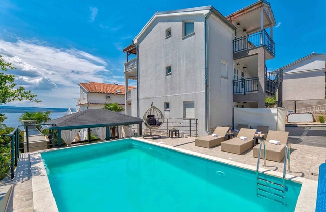 Holiday apartment with swimming pool and whirlpool for shared use