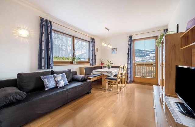 Holiday Apartment with Mountain View, Panoramic Terrace & Balcony