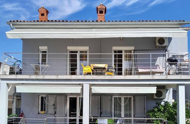 Holiday apartment with air conditioning and pool (chlorine-free electrolysis) exclusive only for this apartment