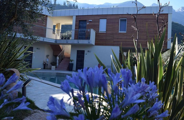 Holiday apartment with swimming pool and panoramic views