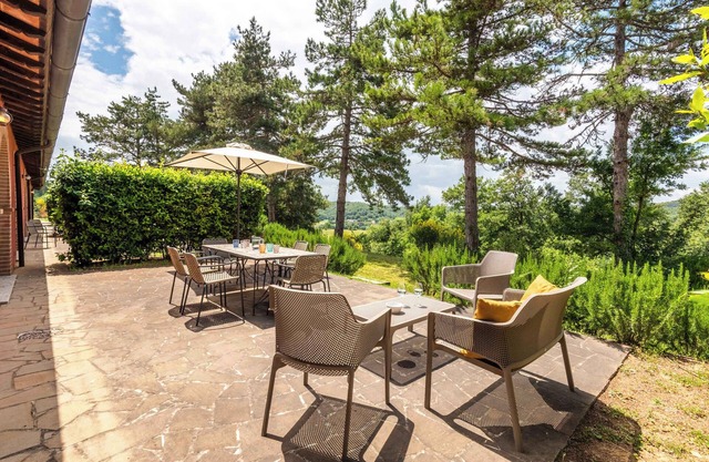 Holiday apartment with terrace, air conditioning and internet