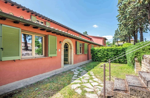 Holiday apartment with terrace, air conditioning and internet