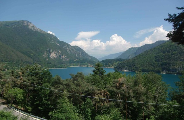Holiday apartment with a panoramic view of the lake