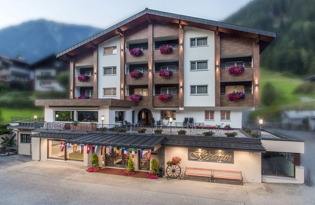 * Holiday apartment with 2 bedrooms, indoor pool, wellness area