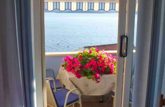 Holiday apartment With sea view and terrace
