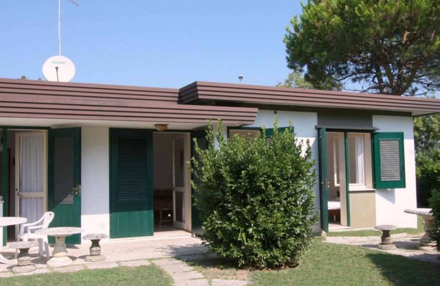 Holiday apartment with private garden and air conditioning