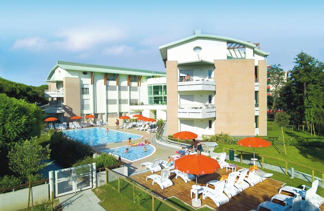 Holiday apartment with garden and air conditioning