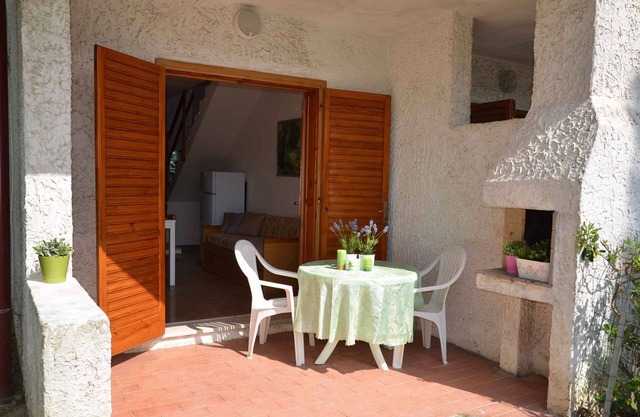 Holiday apartment with private garden