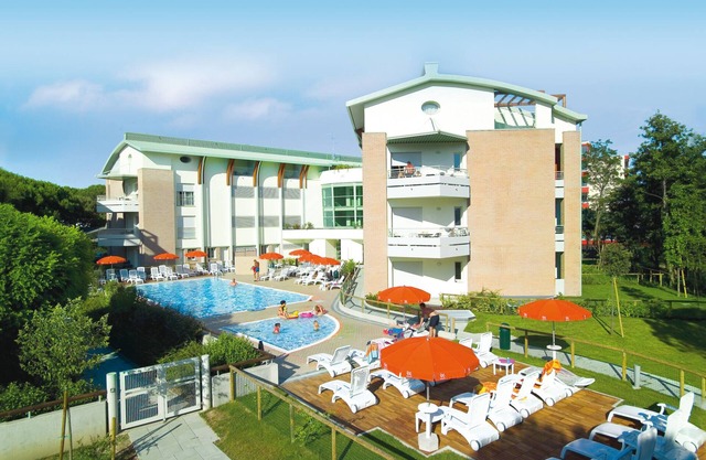 Holiday apartment with garden and air conditioning