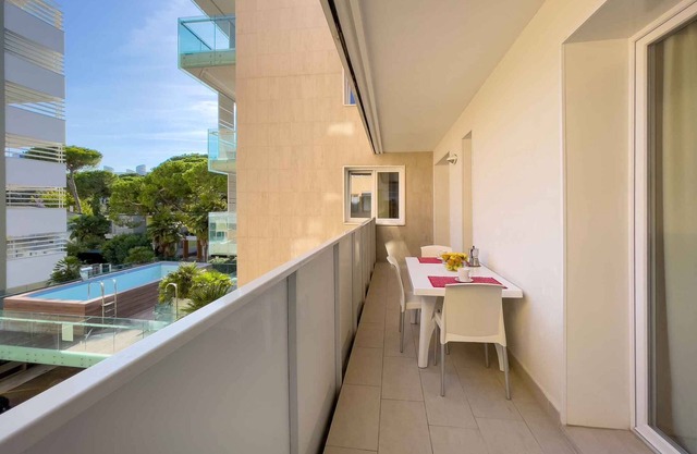 Holiday apartment with air conditioning and parking
