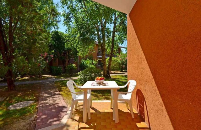 Holiday apartment with internet, pool and terrace