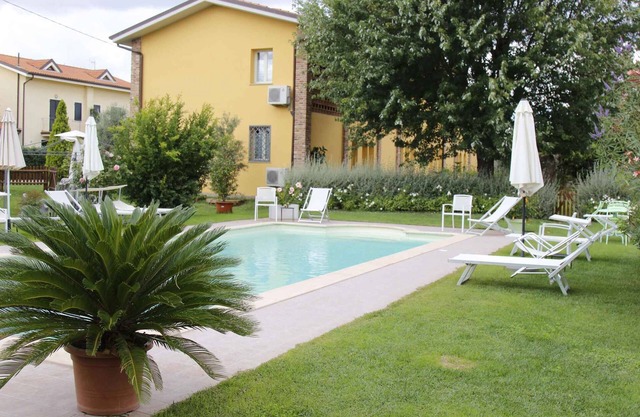 Holiday apartment with outdoor swimming pool