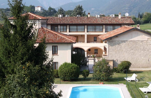 Holiday apartment with outdoor swimming pool