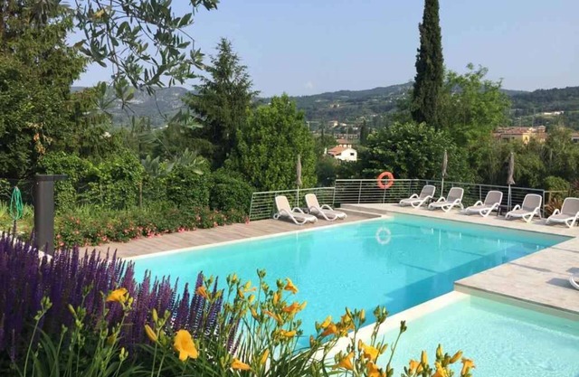 Holiday apartment with parking and swimming pool