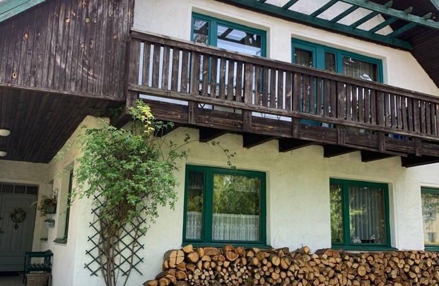 Holiday Apartment with charm of an old-fashioned house with the comfort needed