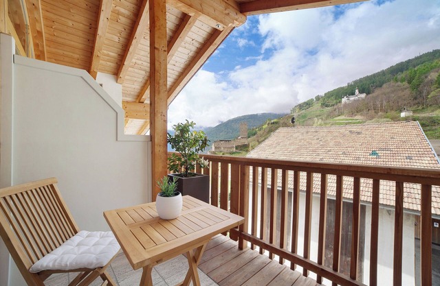 Holiday Apartment "Zwick Valarga" with Mountain View, Balcony and Shared Garden