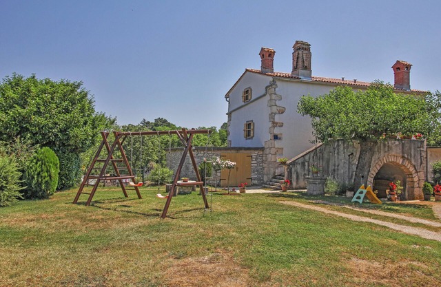 Holiday cottage Erika * 6000 m2 garden, playground, BBQ, dogs welcome