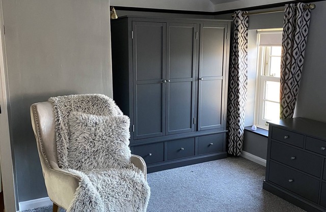 Holiday Cottage, Yorkshire Coast, Parking, 3 Bedrooms Sleeps 6