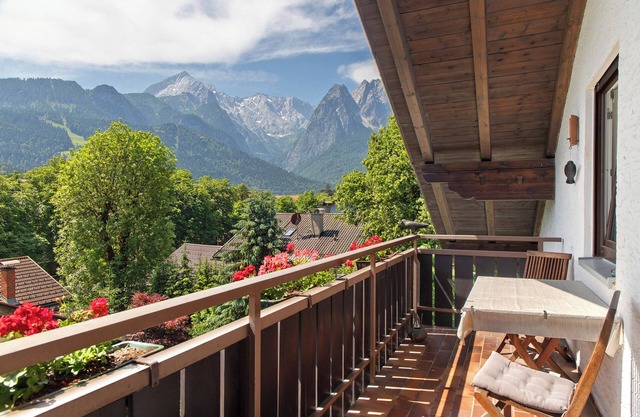 Holiday Apartment "Ferienwohnung Anette" with Mountain View, Balcony & Wi-Fi