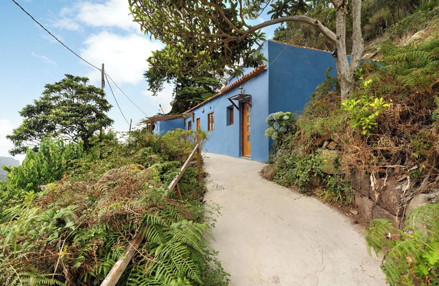 Holiday Home 'Casa Azul del Roque Negro' with Sea View, Terrace and Wi-Fi
