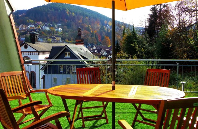 Holiday flat "Villa Fink attic" with mountain view, private balcony, private terrace and Wi-Fi