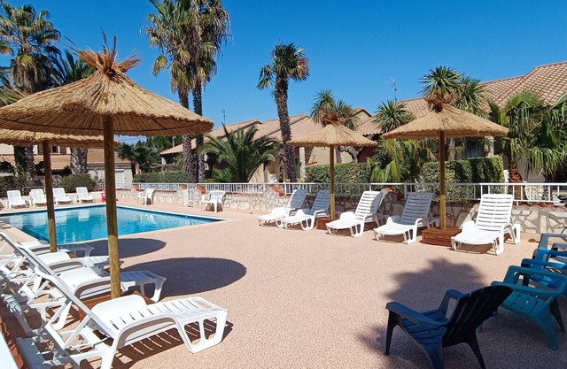 Holiday Home 'La Capelle 4 Persons 876' with Shared Pool, Wi-Fi and Air Conditioning