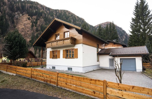 Holiday Home in Rennweg near Ski Slopes