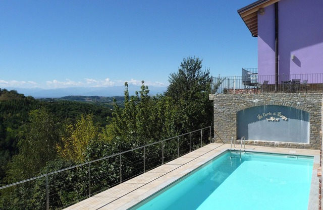 Holiday Home 'La Corte di Langa Alloggio Giada' with Shared Pool & Wi-Fi