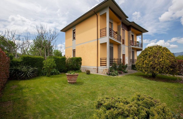 Holiday Home near Florence with Garden