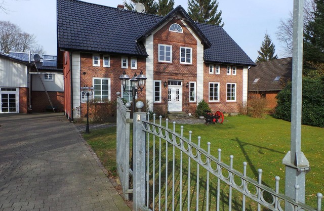 Holiday home for 1-7 pers. + Dog near the Kiel Canal, accessibility & Sauna