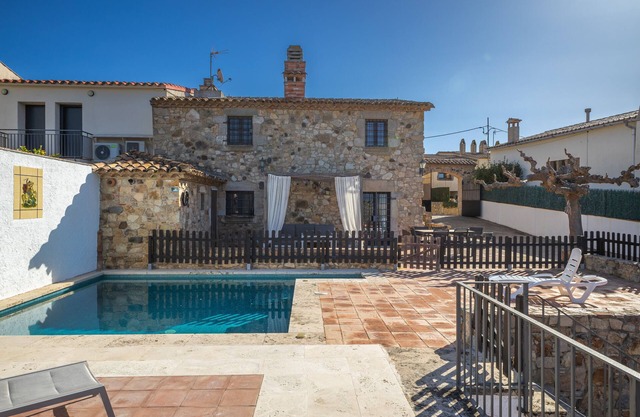 Holiday Home 'Can Tarana' with Mountain View, Private Pool and Wi-Fi