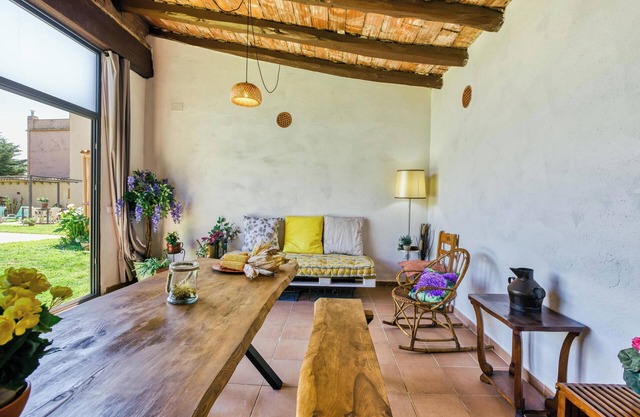 Holiday Home 'Castell del Montgrí Baix' with Mountain Views and Wi-Fi