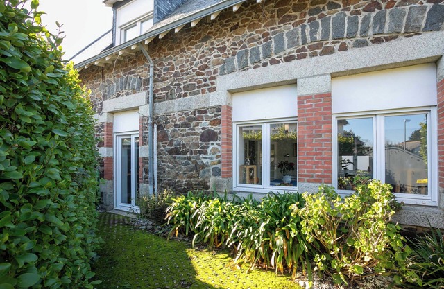 Holiday Home 'Maison Du Pêcheur 150 M Plages' with Private Garden and Wi-Fi