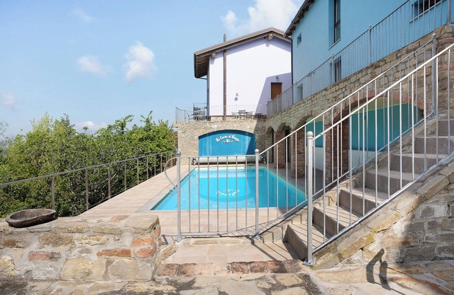 Holiday Home 'La Corte di Langa Casa Ametista' with Shared Pool & Wi-Fi