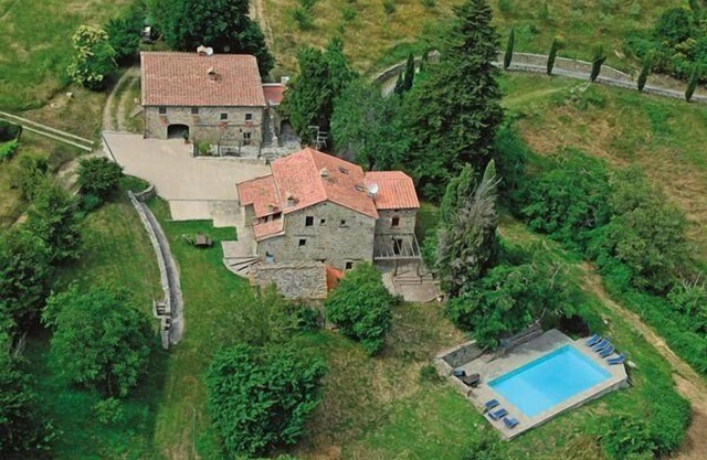 Holiday house Caprese Michelangelo for 1 - 14 persons with 6 bedrooms - Farmhouse