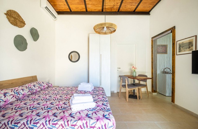 Holiday Home 'Ponente' with Shared Terrace, Wi-Fi and Air Conditioning
